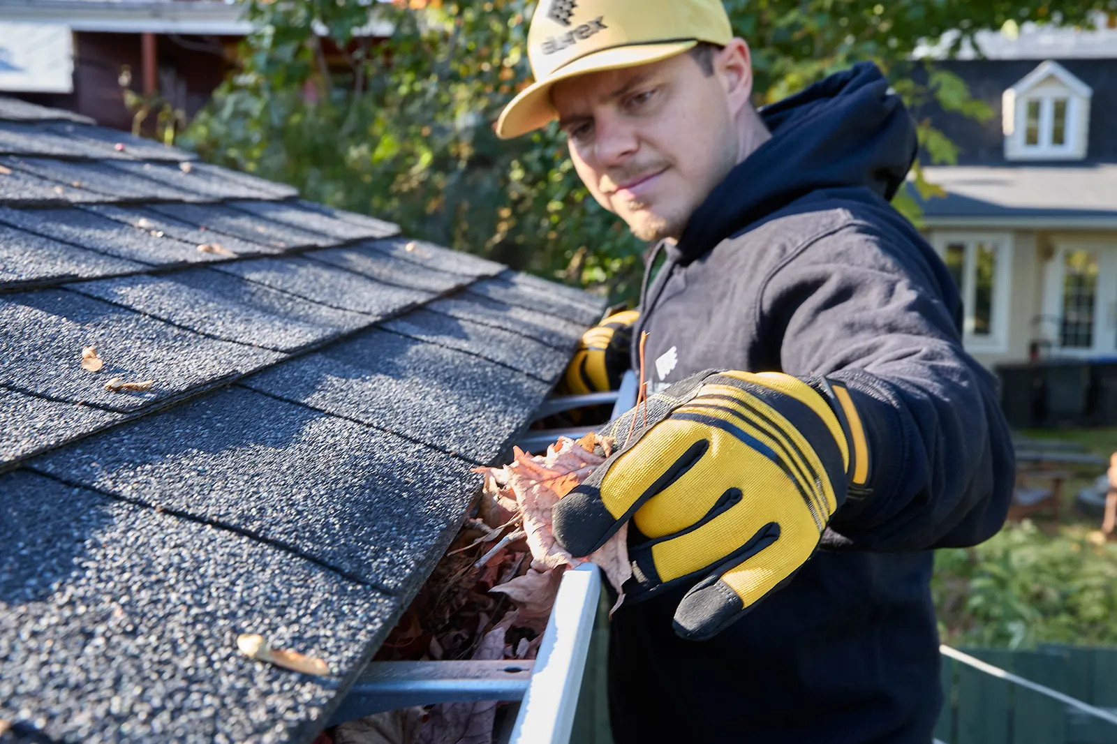Seamless gutter run on a prairie home — Camrose Eavestrough Service, Camrose AB